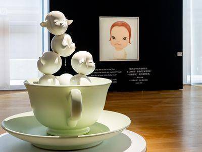 奈良美智儿童雕塑流出眼泪 生涯唯一发动机装置登拍卖会