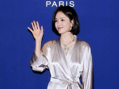 宋慧乔睡袍造型照样美　CHUAMET珠宝加身女神气场无敌