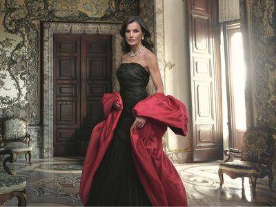 西班牙王后美出新高度　古董衣配巨钻项炼优雅大气