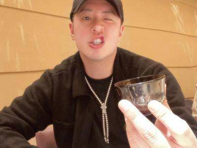 潘玮柏快手抢到联名珍珠项炼　手上千万武士表全球仅10只