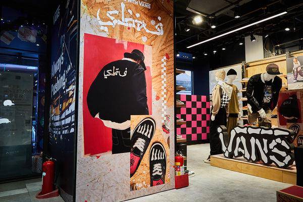 VANS出“骨头鞋”还教你改造　联手新加坡订制鞋专家大玩滑板＋庞克风 最新资讯 图1张