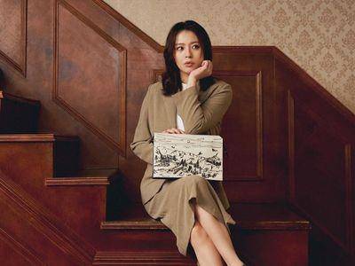 刘品言优雅OL装绝配万宝龙山景包　换穿蝴蝶结礼服好俏皮