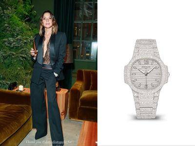 “贝嫂”深V蕾丝装性感又帅气　露一手1387万“表王”闪爆