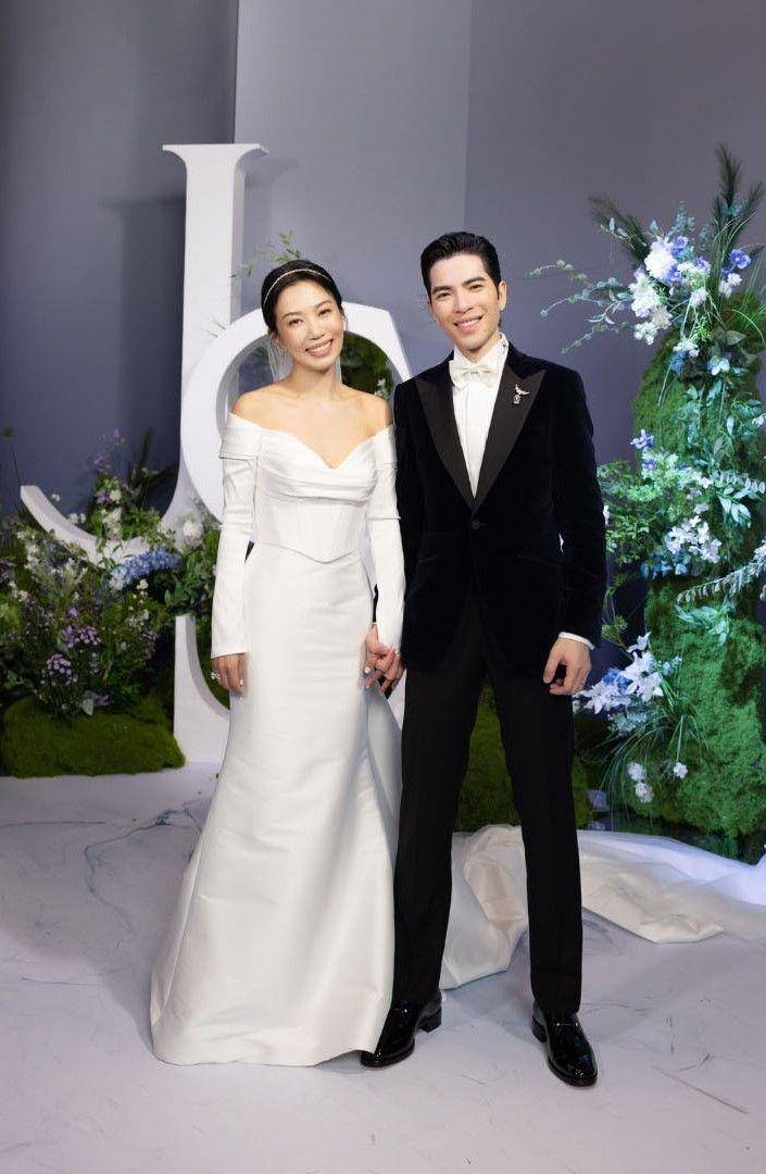 萧敬腾美国巡演换新中式礼服嗨唱　婚礼后再穿夏姿“偏好一细节” 名人名流 图6张