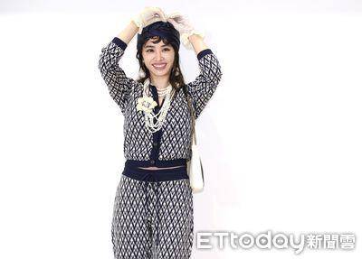 蔡依林松口双J合作可能性　挑战Valentino新造型被“包头帽”吸引