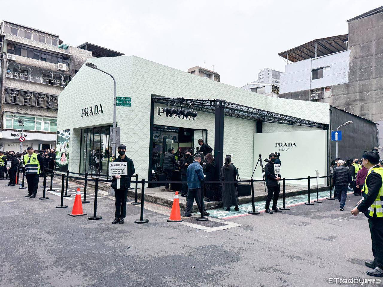 PRADA BEAUTY旗舰快闪店开幕！粉丝两天前就来排队等ENHYPEN 最新资讯 图6张