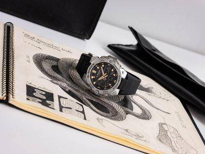 G-SHOCK蛇年表霸气但纤薄好戴　蛇麟纹跃上按钮、表带扣环与面盘