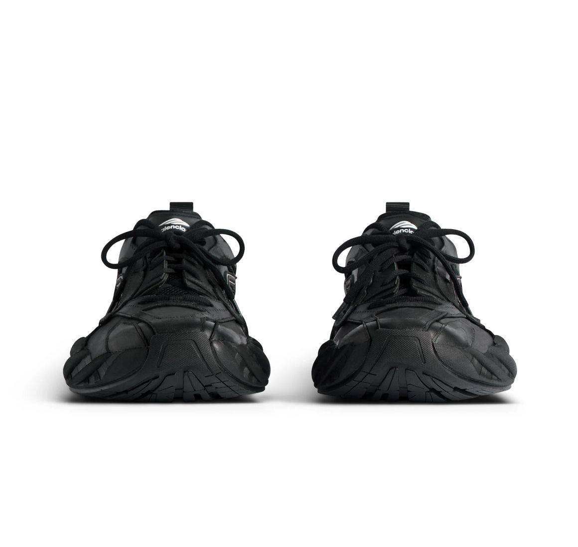 MIU MIU新芭蕾舞运动鞋TYRE超烧登场！Balenciaga全皮革Monday鞋潮翻 时尚穿搭 图3张