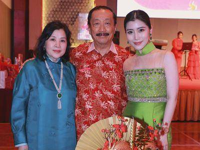 “马来西亚最美千金”华丽表曝光　千万元“表王”收藏美翻