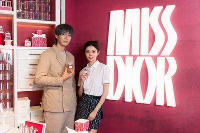 柯震东搞不清情人节是哪天　想送Jisoo同款稀有香给女友