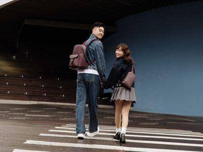 王齐麟紧牵未婚妻最萌身高差吸睛 背万宝龙新包晒恩爱