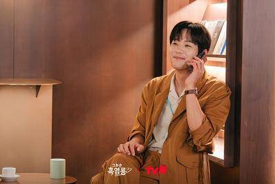 感情亮红灯？　“5个劈腿征兆”要注意 ：他开始想要多一点空间　