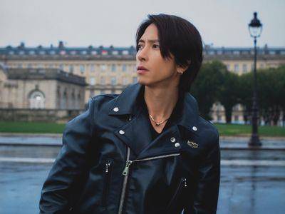 山下智久巴黎施男神魅力　皮衣配宝格丽帅翻