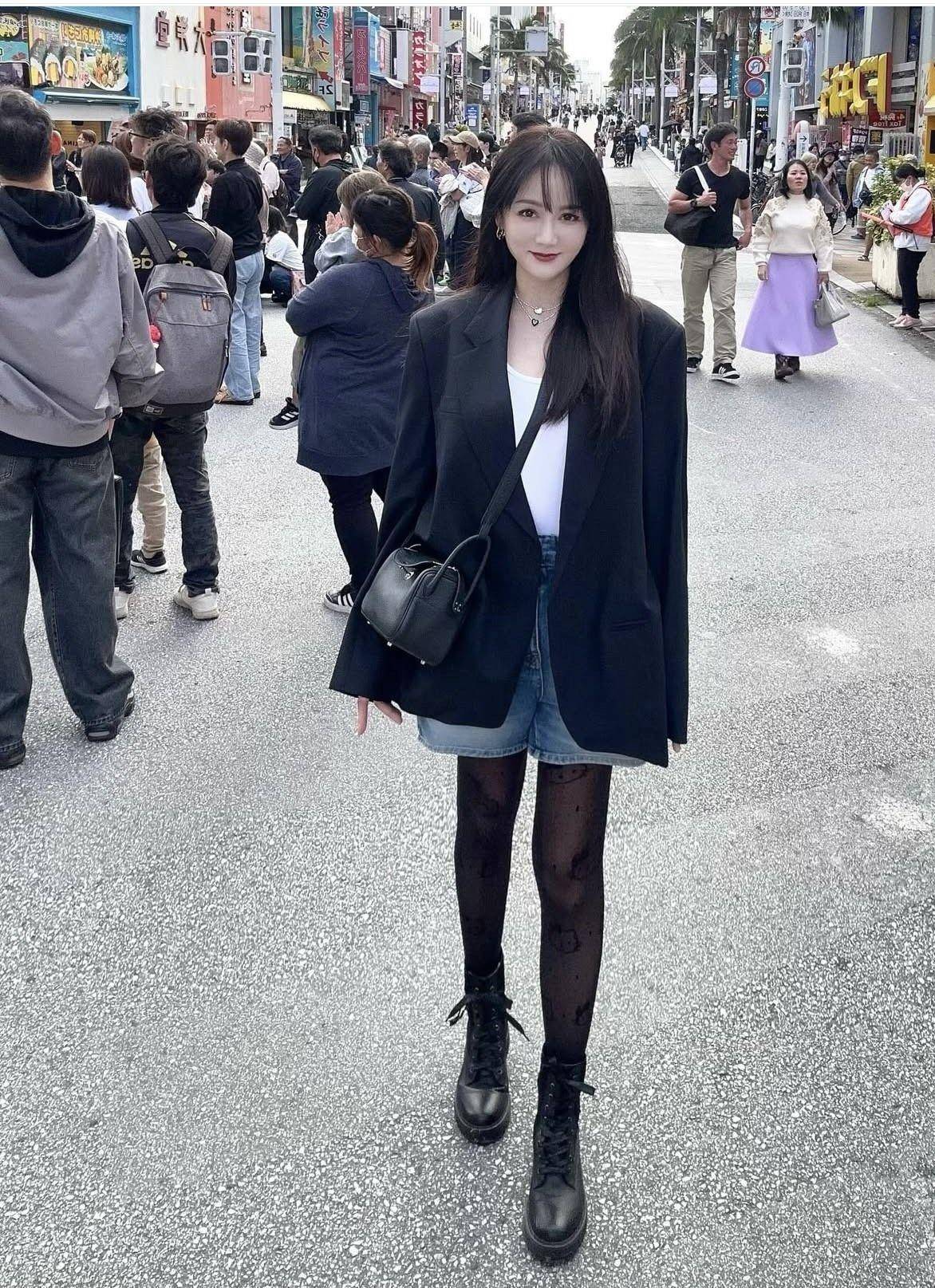 陈乔恩拎爱马仕热卖包游冲绳　Hello Kitty丝袜美腿也吸睛 名人名流 图2张