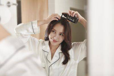 换季发密度下降！4成消费者有落发担忧　精华搭配养发液效果更加乘