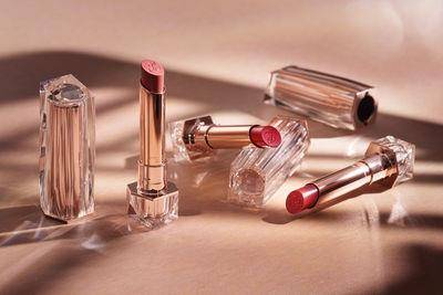 雅诗兰黛打造珠宝级工艺唇膏　TOM FORD小金砖热卖人气旺