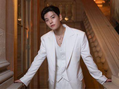 Stray Kids昇玟巴黎跑趴　白马王子造型电晕粉丝