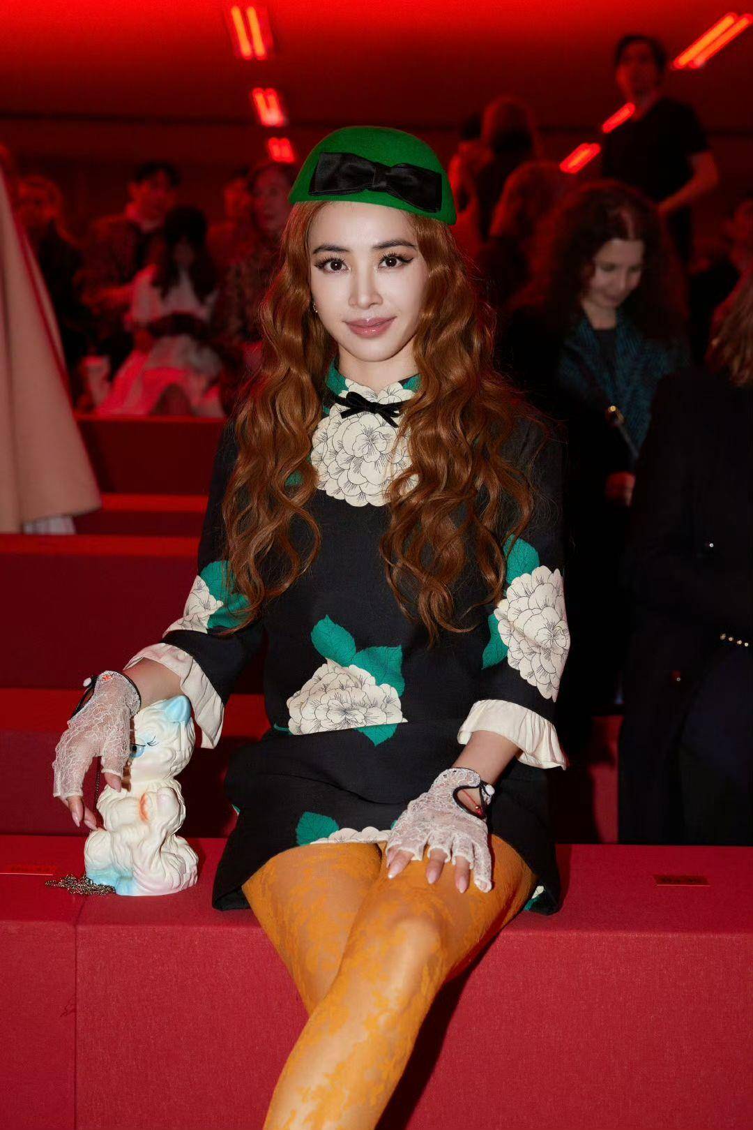 林志玲、蔡依林逆龄同框曝“超萌身高差”！Valentino复古造型看秀美炸 名人名流 图1张