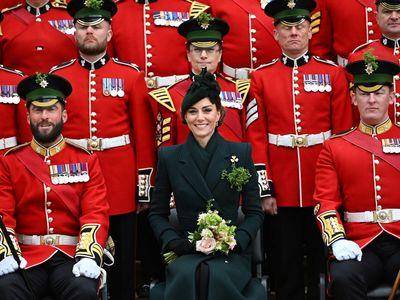 凯特王妃喝啤酒庆圣派翠克节 预付酒钱乐翻卫兵