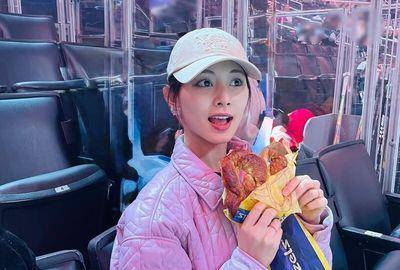 子瑜同款棒球帽全色系帮你找到！热门红色、卡其色　售价资讯一次看