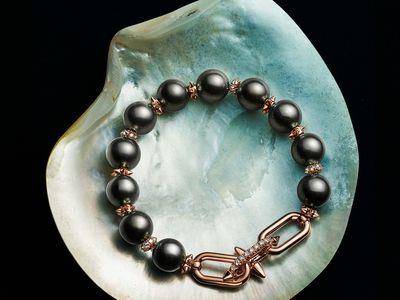 亮珠宝／Tiffany联手菲董激出新火花　大溪地珍珠配尖刺气势非凡