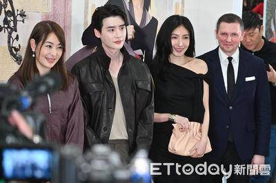 杨谨华与男神李钟硕同框！“立刻购入鞋”抢逛FERRAGAMO台北101新店