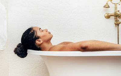 “减压美肌”提升日常幸福感!疗愈香气、一瓶多功是关键