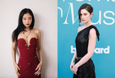 Jennie红毯低胸裙流露完美曲线！“香奈儿新面孔”女星单肩礼服比美