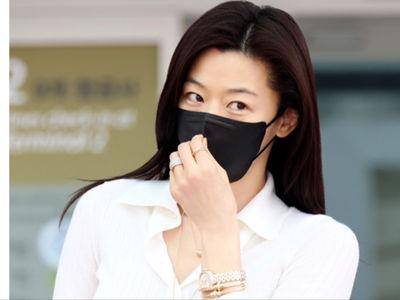 表展直击/黑口罩遮不了全智贤巨星风采 戴126万伯爵金表登机