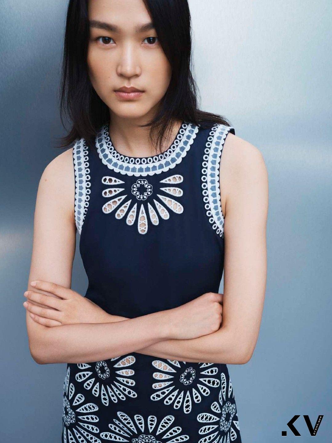 法国女生爱牌ba＆sh春夏必收重点！吴速玲示范印花洋装、流苏包洋溢度假感 时尚穿搭 图9张