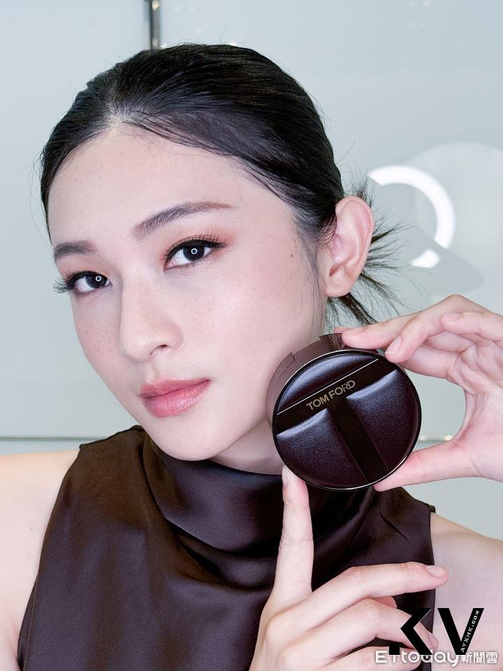 高级感拉满！TOM FORD超强气垫粉饼　一拍连深黑疤痕都遮住 最新资讯 图1张