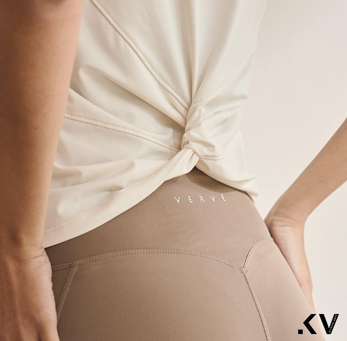 Verve x Katie“极简瑜伽服”橄榄绿最美配色！lululemon高尔夫新装登场 时尚穿搭 图3张