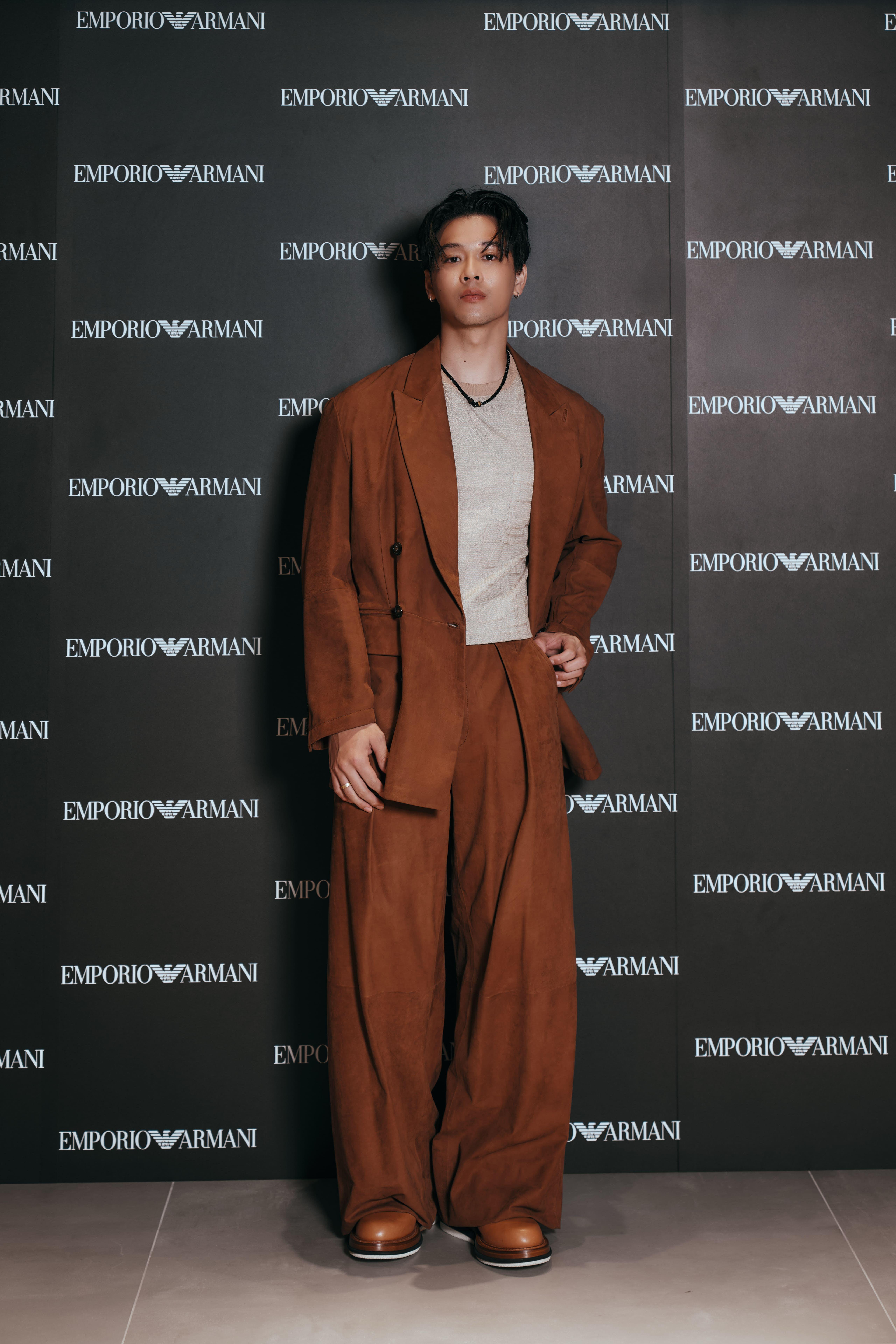 高尔宣乐当女儿傻瓜“逛街多了一变化”　爱上Emporio Armani爸爸牌西装 名人名流 图1张