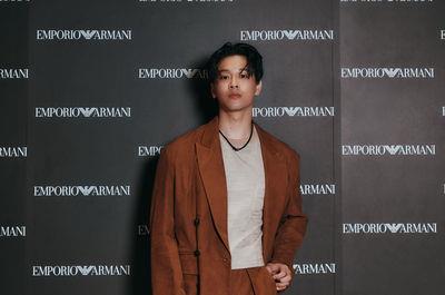 高尔宣乐当女儿傻瓜“逛街多了一变化” 爱上Emporio Armani爸爸牌西装