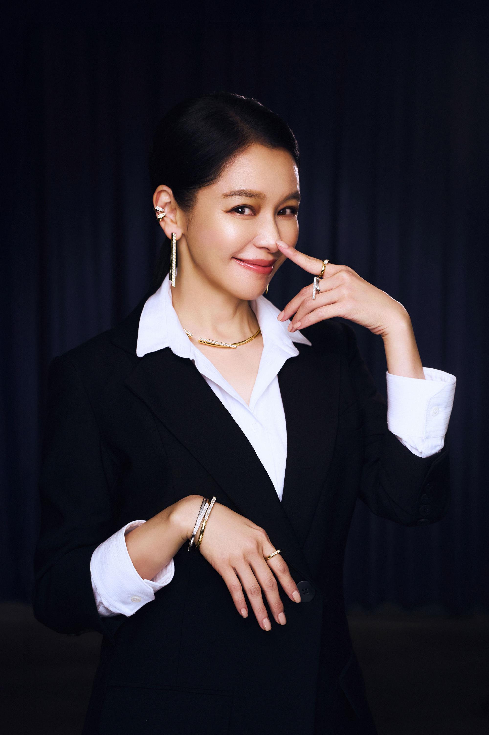 徐若瑄成功踢走讨厌的自己　人生淬炼戴美钻闪耀 奢侈品牌 图1张