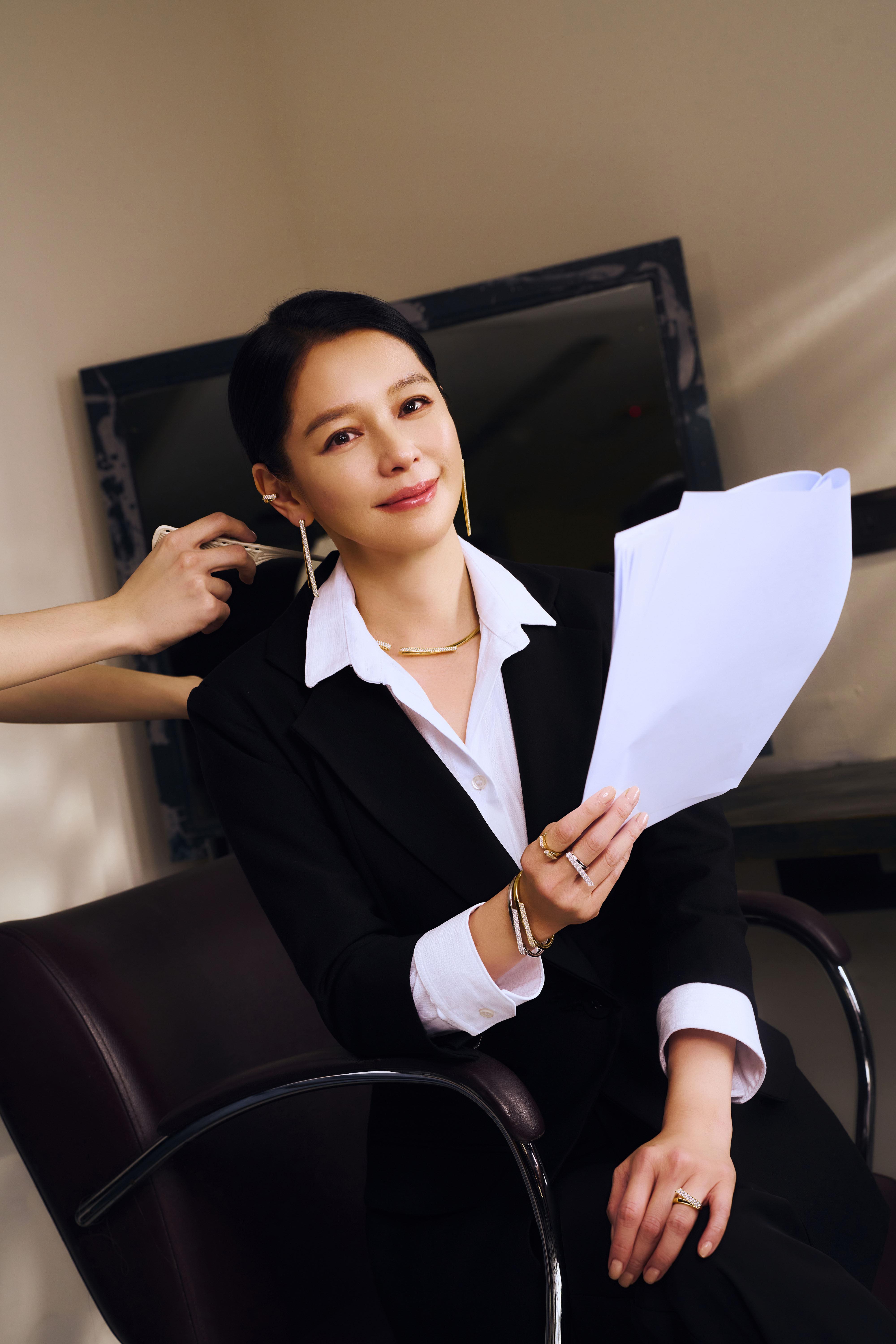 徐若瑄成功踢走讨厌的自己　人生淬炼戴美钻闪耀 奢侈品牌 图2张