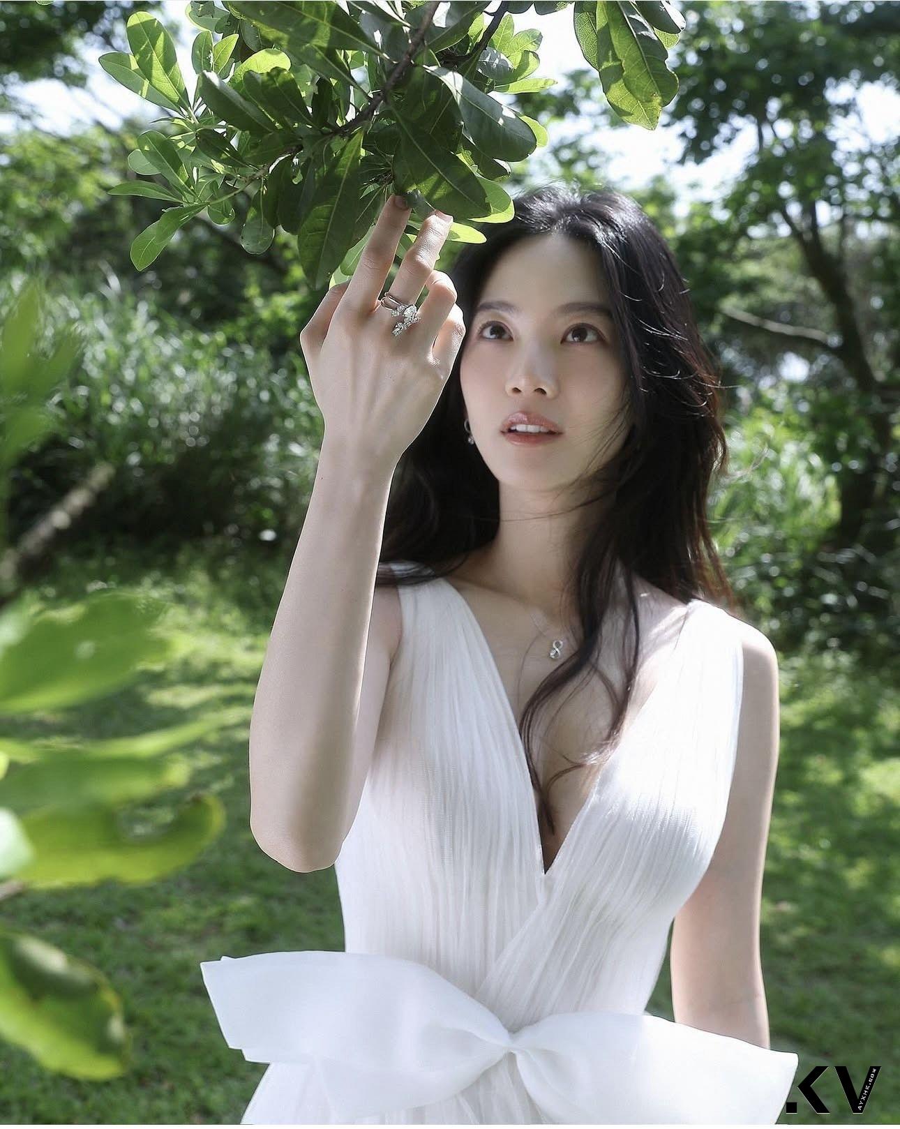 曾之乔深沟配培育钻饰闪爆　辣妈回归网友赞“由内而外美” 名人名流 图3张