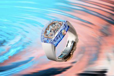 【广编】RM 75-01飞行陀飞轮蓝宝石水晶腕表突破想像 如海洋般清澈、建筑般壮丽