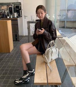 机能系Ｘ少女风玛莉珍鞋正火红！6双“运动玛莉珍”推荐时髦精必须收藏