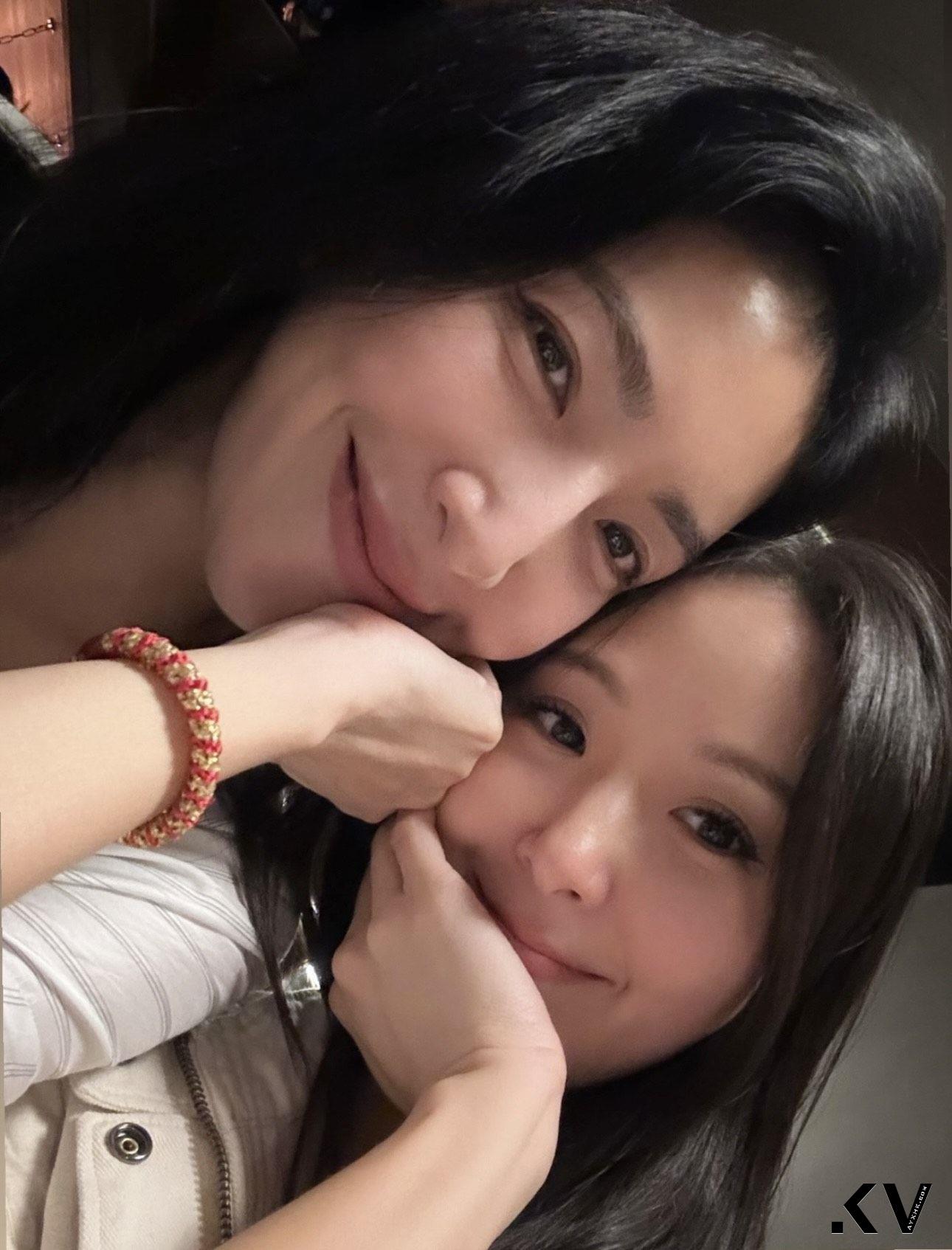 孙芸芸47岁生日晒美魔女妈妈　乐收LV大礼 时尚穿搭 图4张
