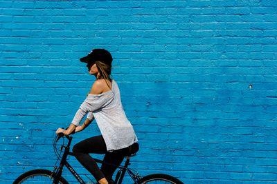 风吹日晒超伤肌！“骑车族”肌肤保养重点一次看