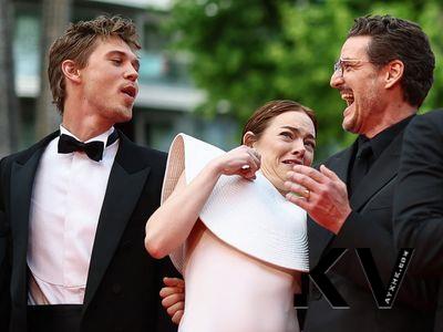 艾玛史东被蜜蜂吓歪 LV大领片礼服救回优雅