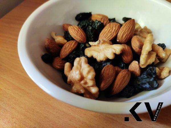 白发冒不停？营养师教你“补对食物”延缓白发生成 最新资讯 图3张