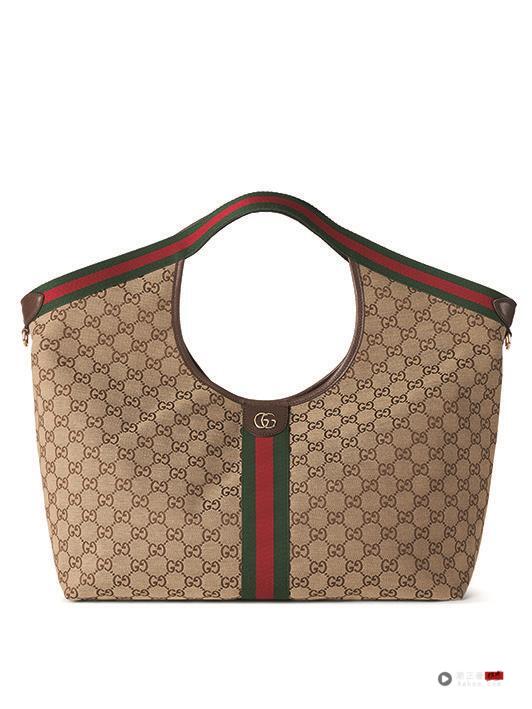Gucci老花新成员大托特Giglio、迷你手提包！辣模Emily超烧街拍示范 时尚穿搭 图6张