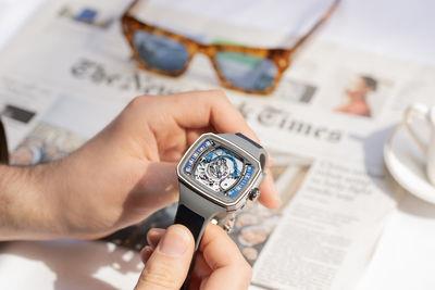 中置圆柱陀飞轮上演动态秀 HAUTLENCE超限量吸引藏家