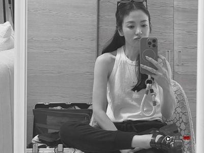 宋慧乔豪迈翘脚又嘟嘴　游西班牙心情放很松