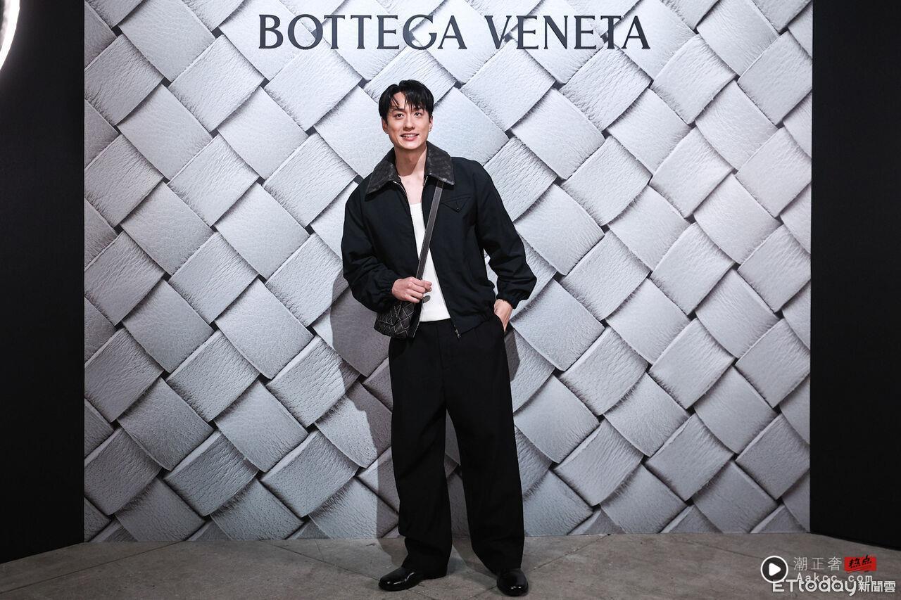刘俊谦当Bottega Veneta品牌大使帅气现身华山　“手势”加持编织工艺 名人名流 图2张