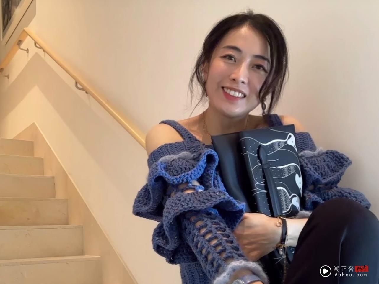 香港前女首富狂爱企鹅商品　爱马仕订制包配DIY钩织衫 名人名流 图1张