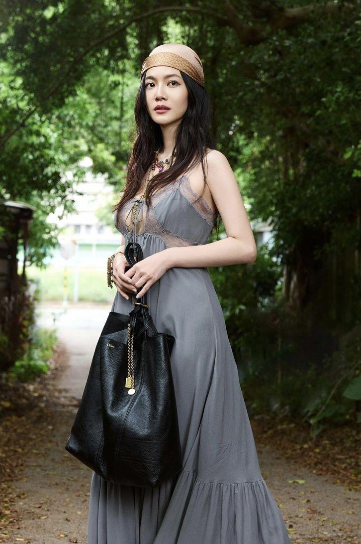 鬼鬼轻鬆带娃曝「简配版妈妈包」　杨谨华、蔡诗芸换Max Mara蝴蝶结美衣 名人名流 图10张