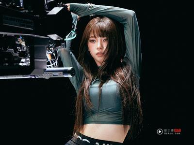 aespa Karina成为Nike代言人美照公开!“亲曝最爱鞋款”粉丝准备入手